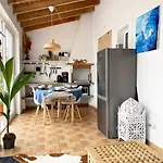 Pensión Xs Village *