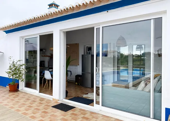 Xs Village ゲストハウス